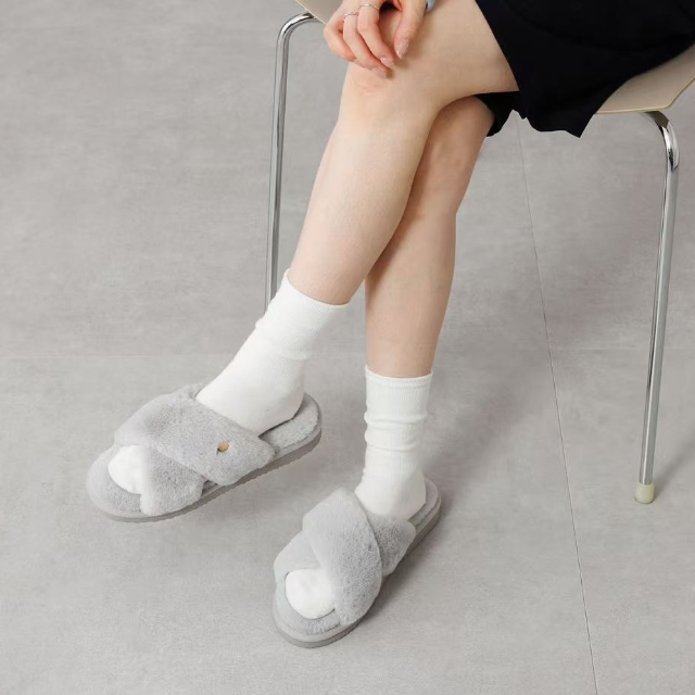 【26AW】ファースリッパ/946003