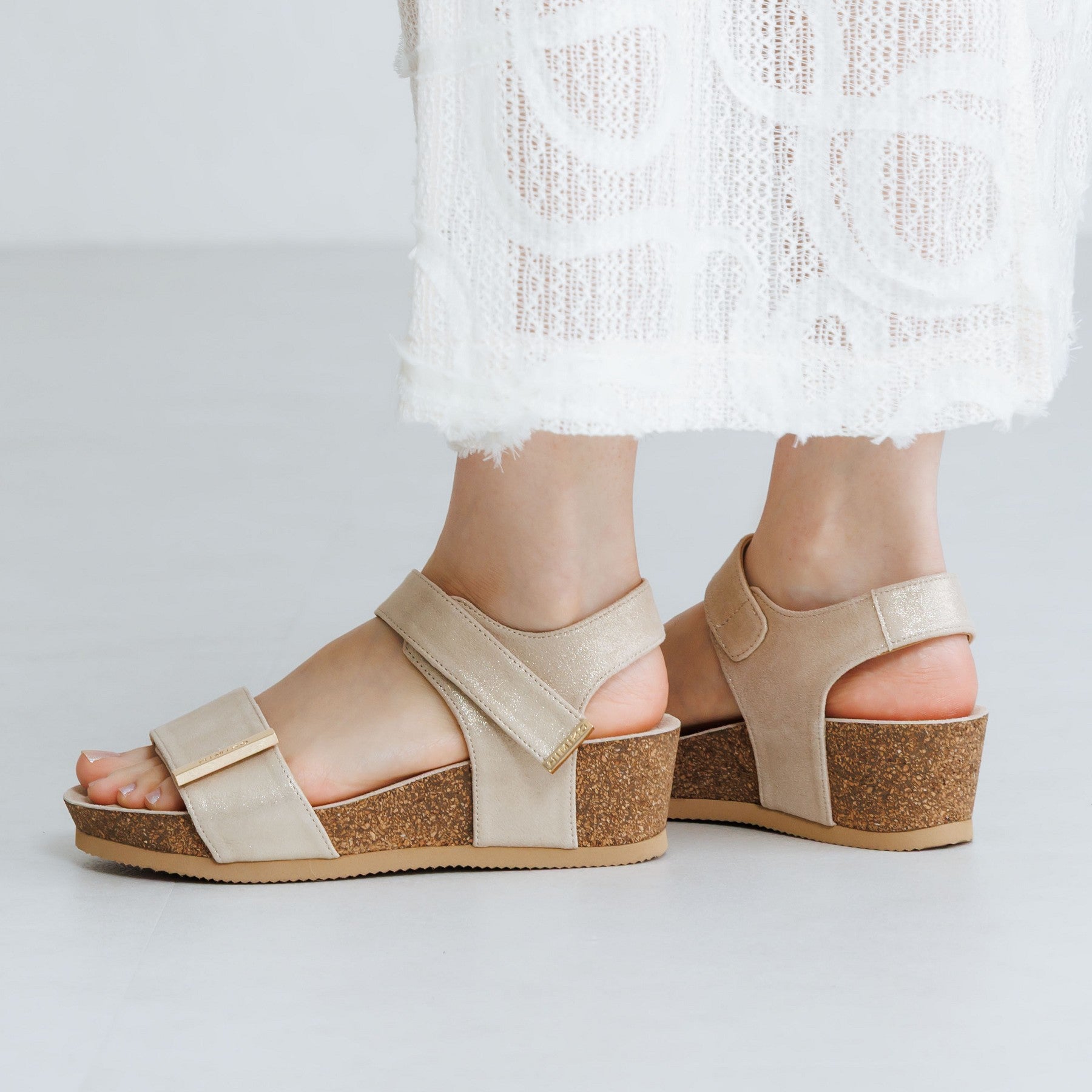 《一部予約/6月下旬入荷予定》【26SS】メタルパーツスポーツサンダル/661203