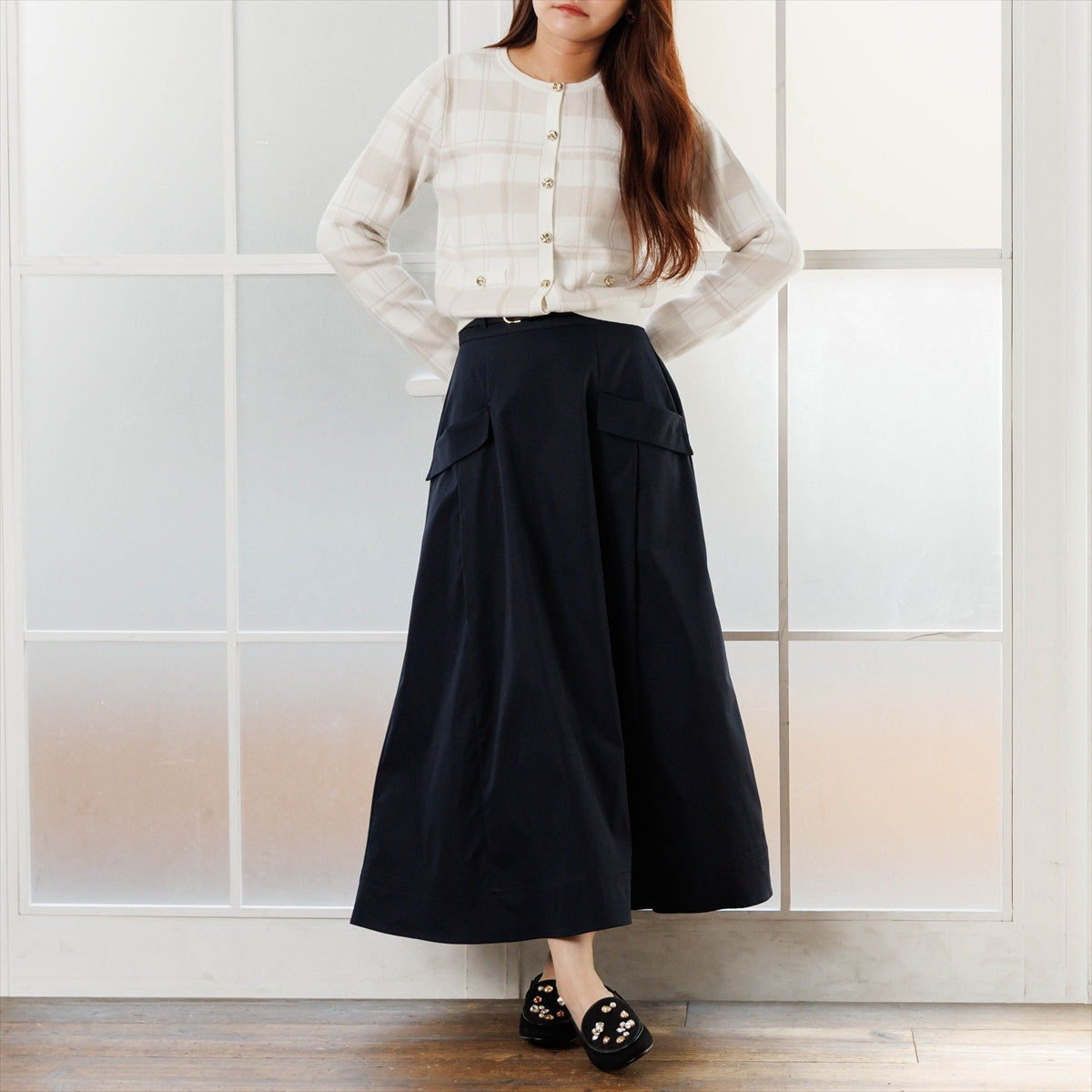 《予約/9月中旬入荷予定》【26AW】ビジューモチーフバブーシュローファー/564305