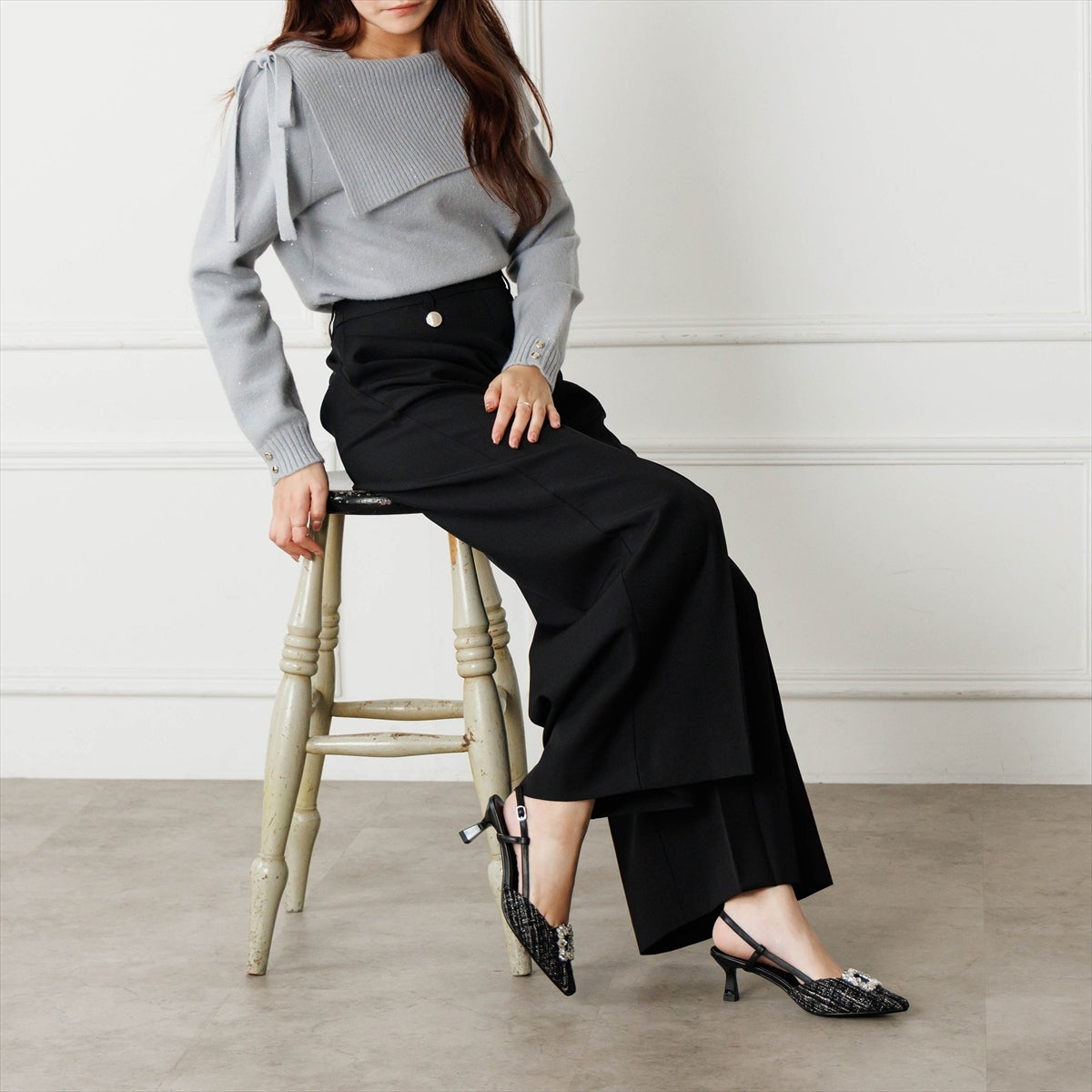 《予約/9月中旬入荷予定》【26AW】ビジューバックルバックストラップ/564306