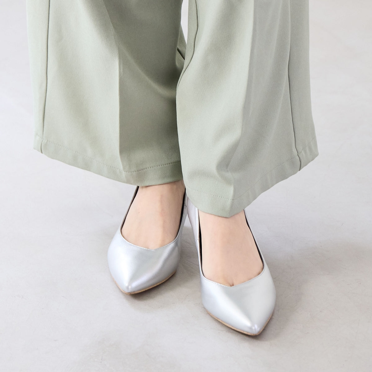 【WEB限定デザイン/再入荷】アシンメトリーポインテッドトゥパンプス/640002