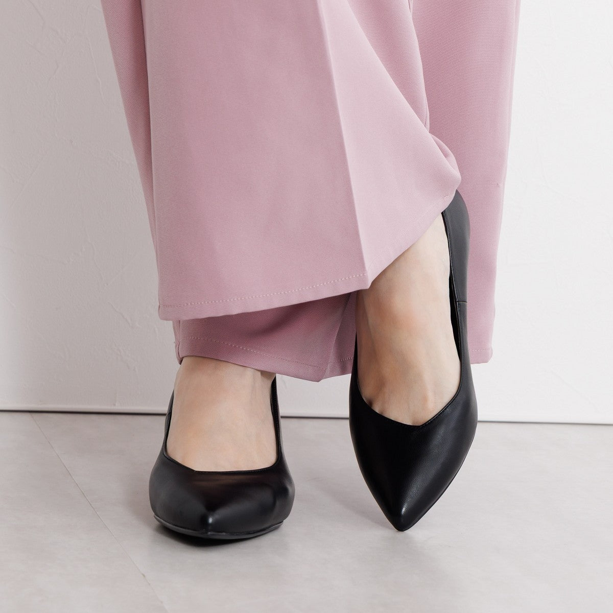 【WEB限定デザイン/再入荷】アシンメトリーポインテッドトゥパンプス/640002