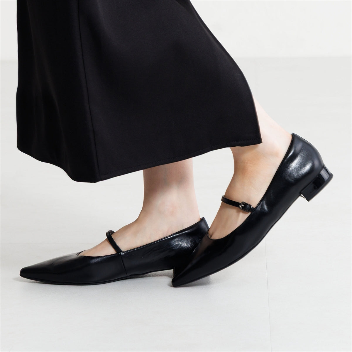 【26SS/WEB限定デザイン】配色ヒールストラップフラットパンプス/640016