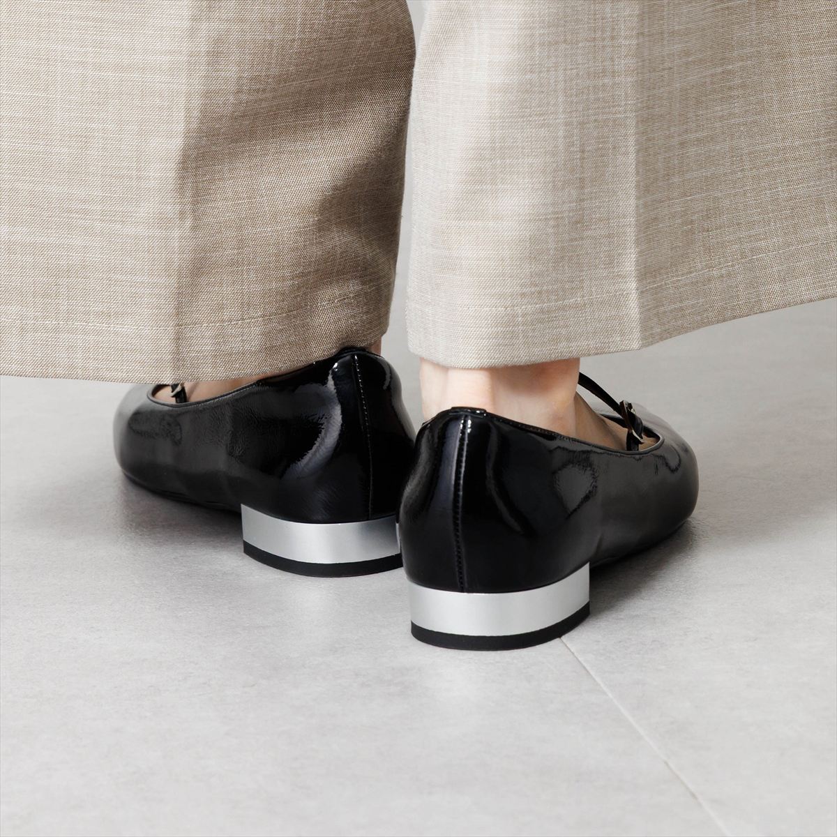 【26AW/WEB限定デザイン】配色ヒールストラップフラットパンプス/640016