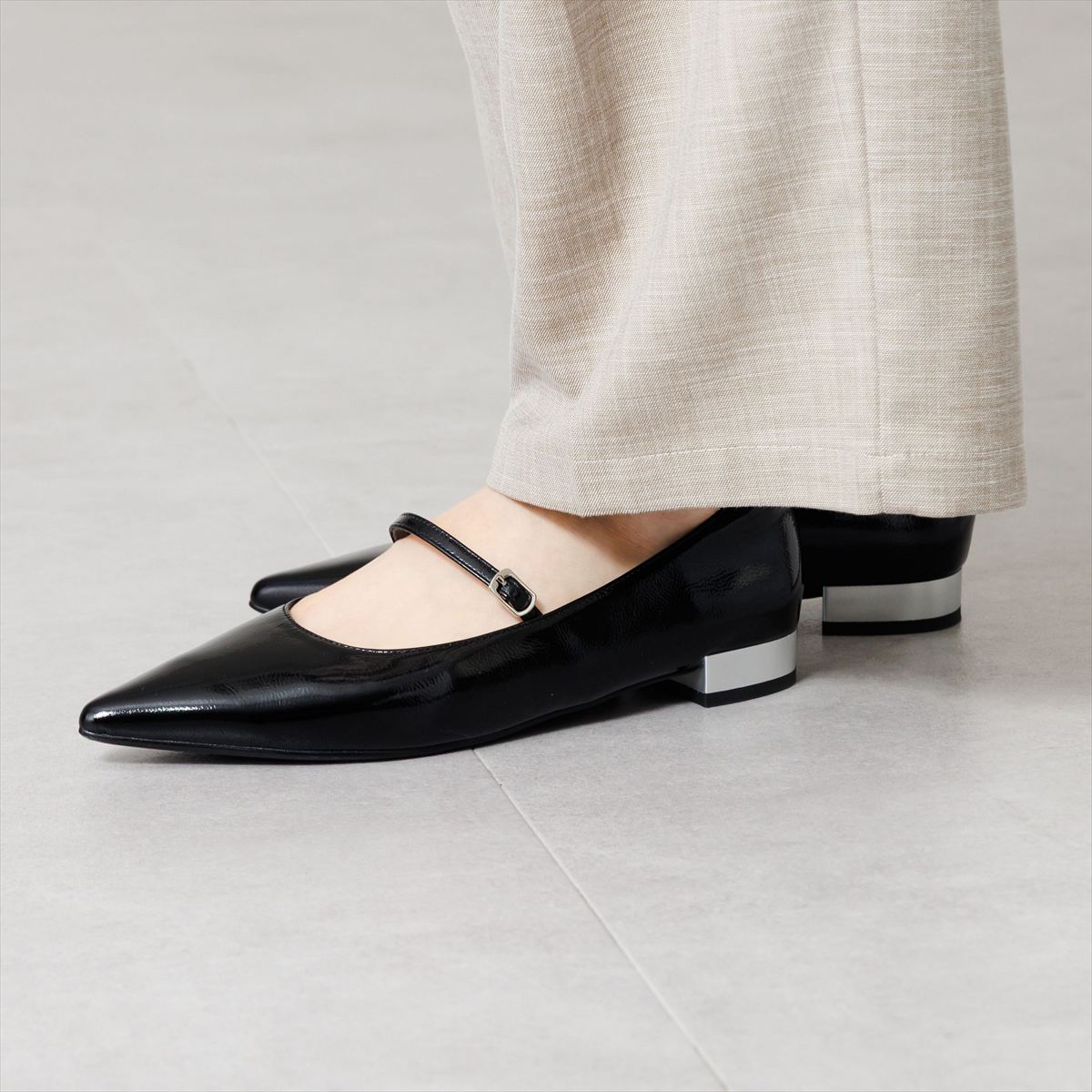 【26AW/WEB限定デザイン】配色ヒールストラップフラットパンプス/640016