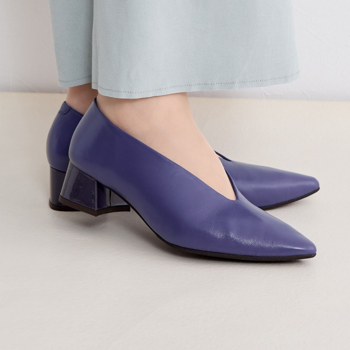 【SALE】Vカットブロックヒールパンプス/641309