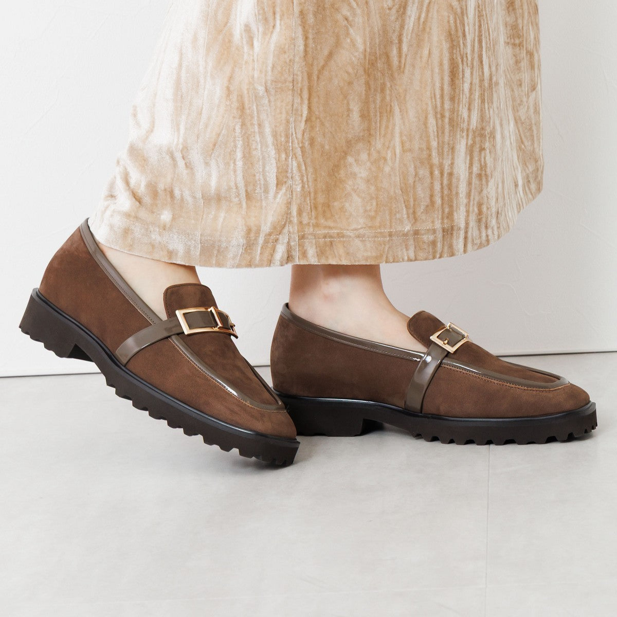 【SALE】トラックソールスクエアバックルローファー/651321
