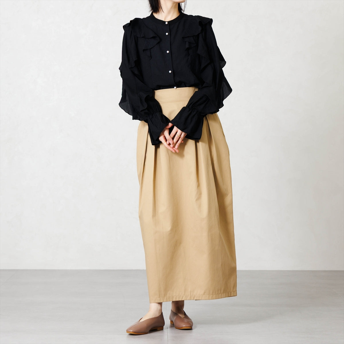【26AW】メタルポイントフラットパンプス/651326