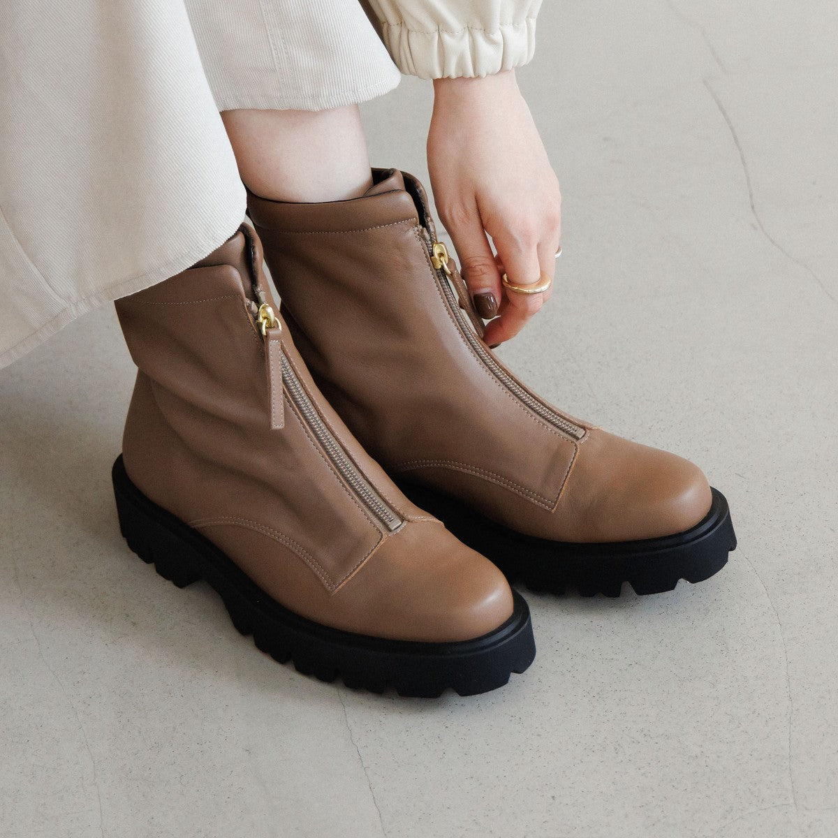 【SALE】フロントジップブーツ/651409