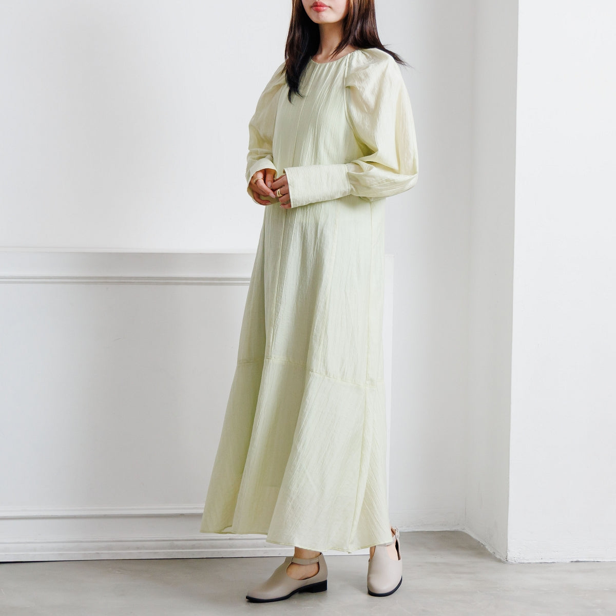 【SALE】【26SS】サイドオープンTストラップシューズ/661108