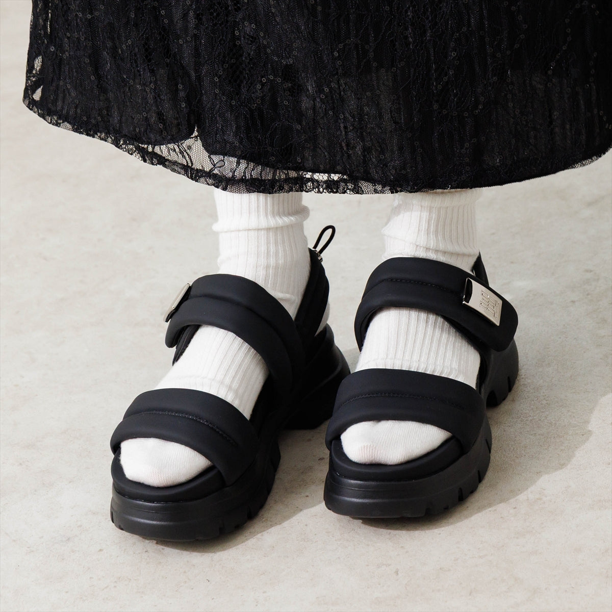 《一部予約/6月下旬入荷予定》【26SS/再入荷】厚底パデットサンダル/661201