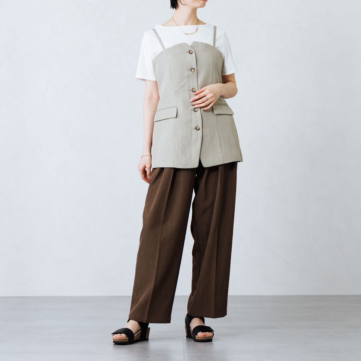 《一部予約/6月下旬入荷予定》【26SS】メタルパーツスポーツサンダル/661203