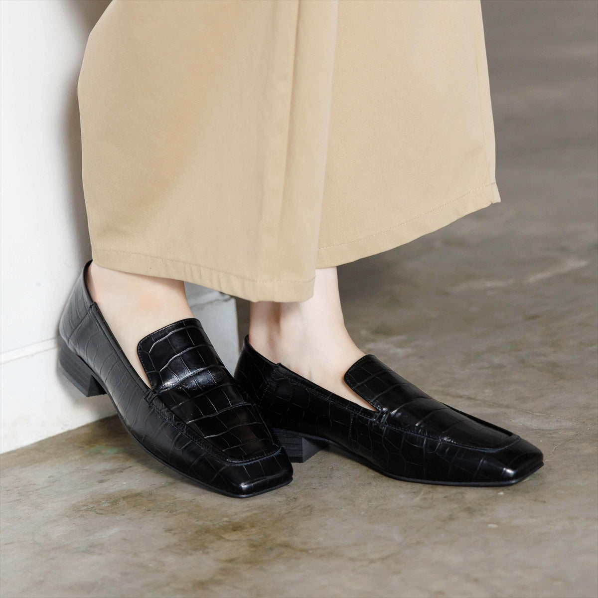 【26AW】スクエアトゥフラットローファー/661312