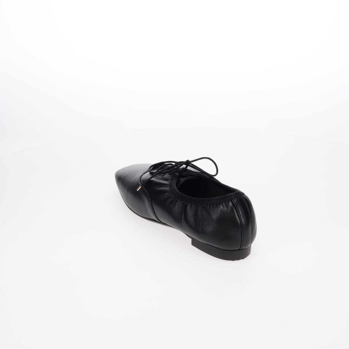 《予約/10月上旬入荷予定》【26AW】スクエアトゥレースアップフラットシューズ/661316
