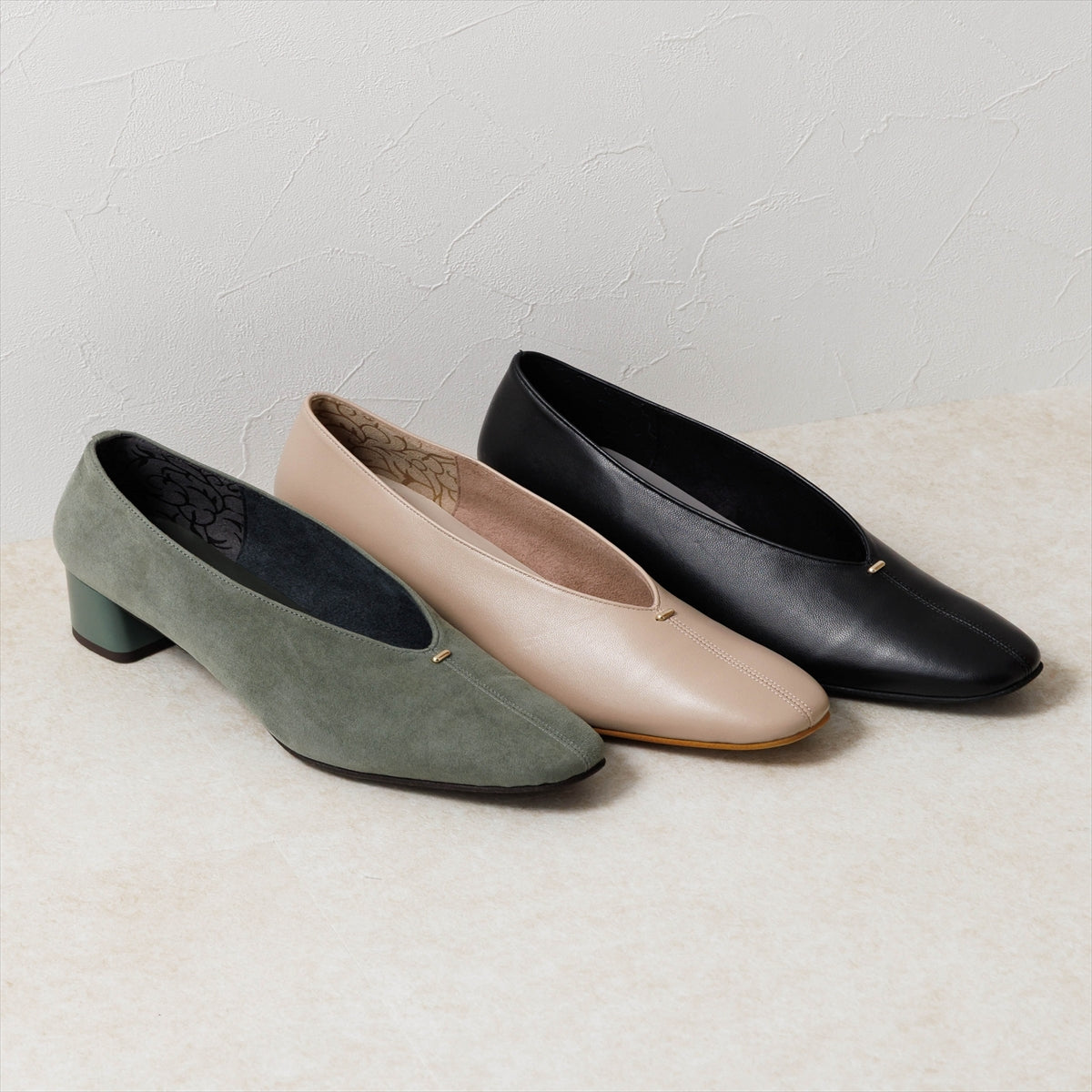 《予約/9月上旬入荷予定》【26AW】4cmヒールメタルポイントパンプス/661325
