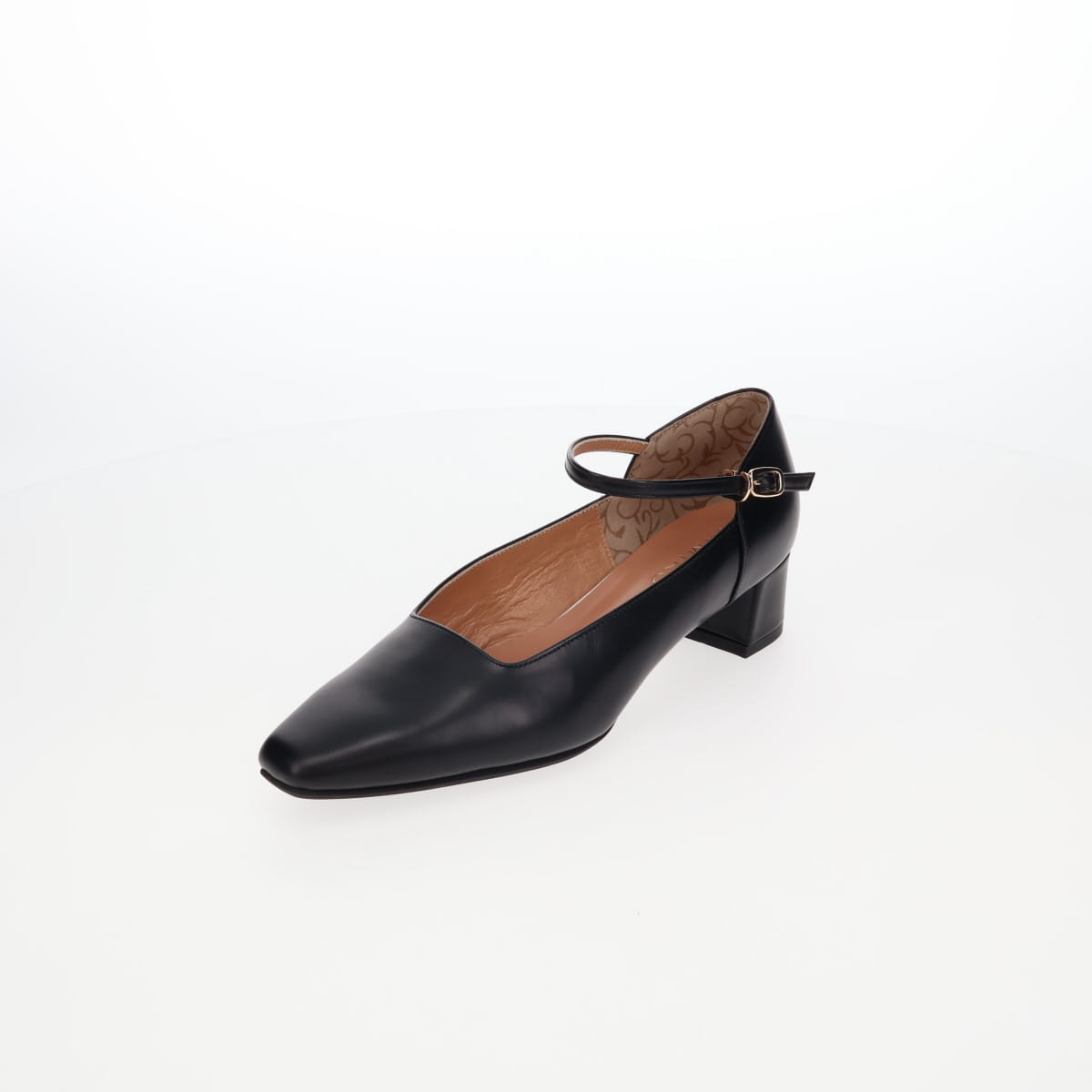 《予約/9月中旬入荷予定》【26AW】スクエアカットアンクルストラップパンプス/661328