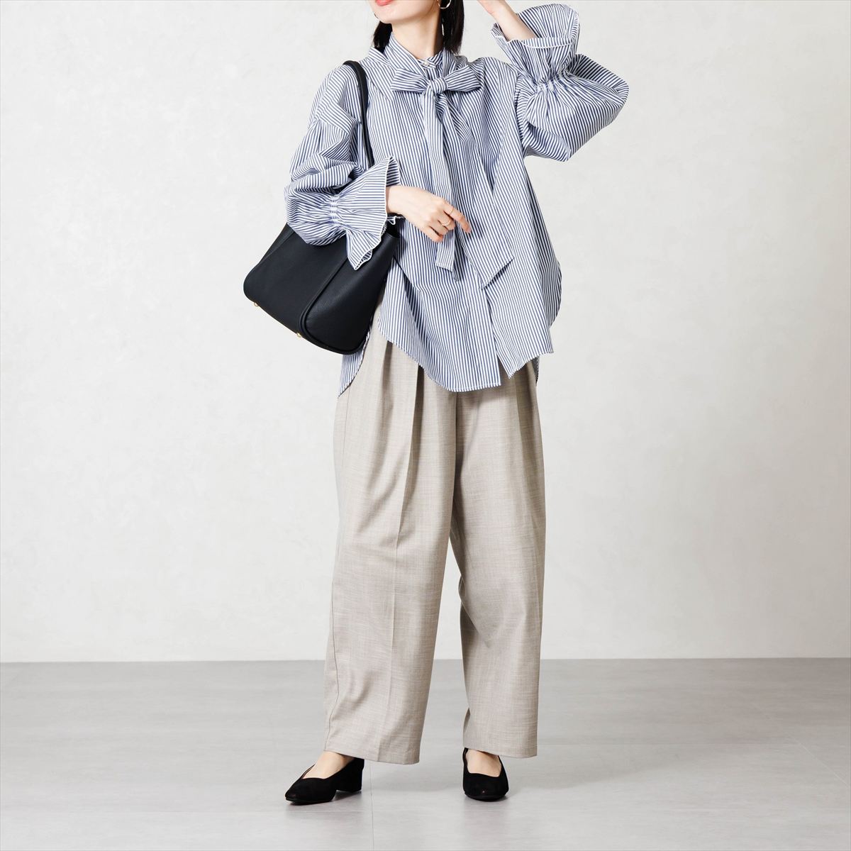 《予約/9月中旬入荷予定》【26AW】スクエアカットアンクルストラップパンプス/661328
