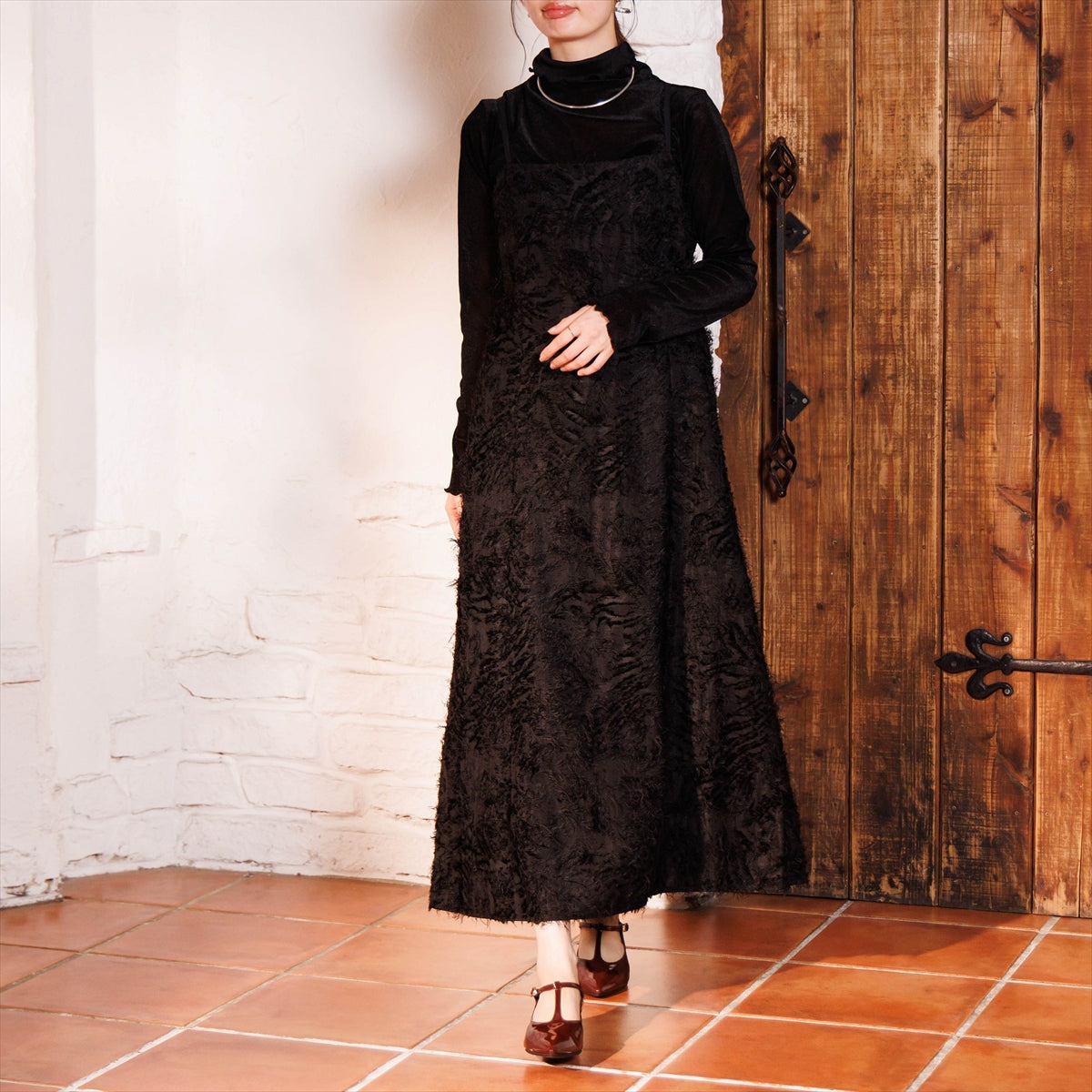 【26AW】ポインテッドトゥTストラップパンプス/661329