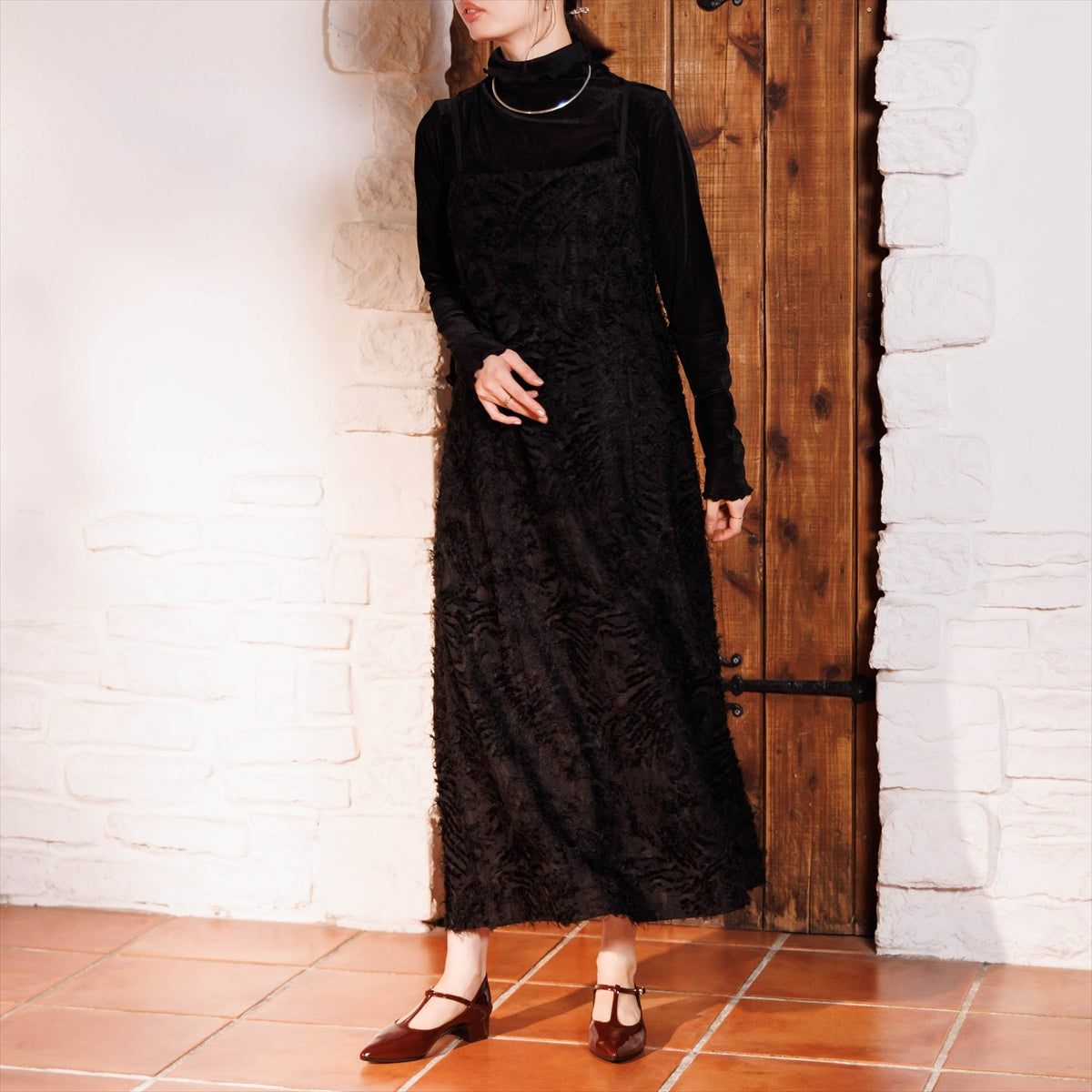 【26AW】ポインテッドトゥTストラップパンプス/661329