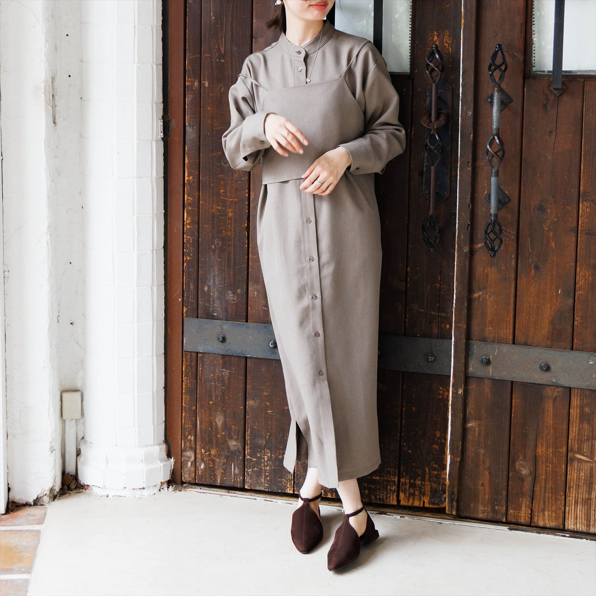 【26AW】Tストラップローヒールセパレートパンプス/661330