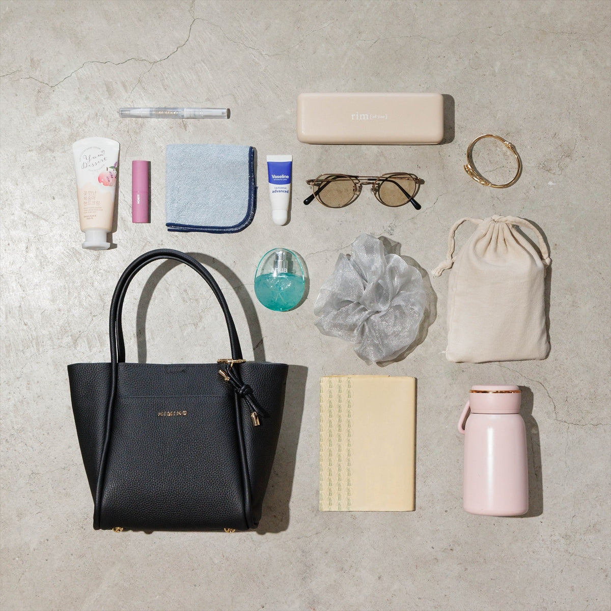 《予約/9月下旬入荷予定》【26AW】バックチャーム付き 2WAYミニトートバッグ/661381