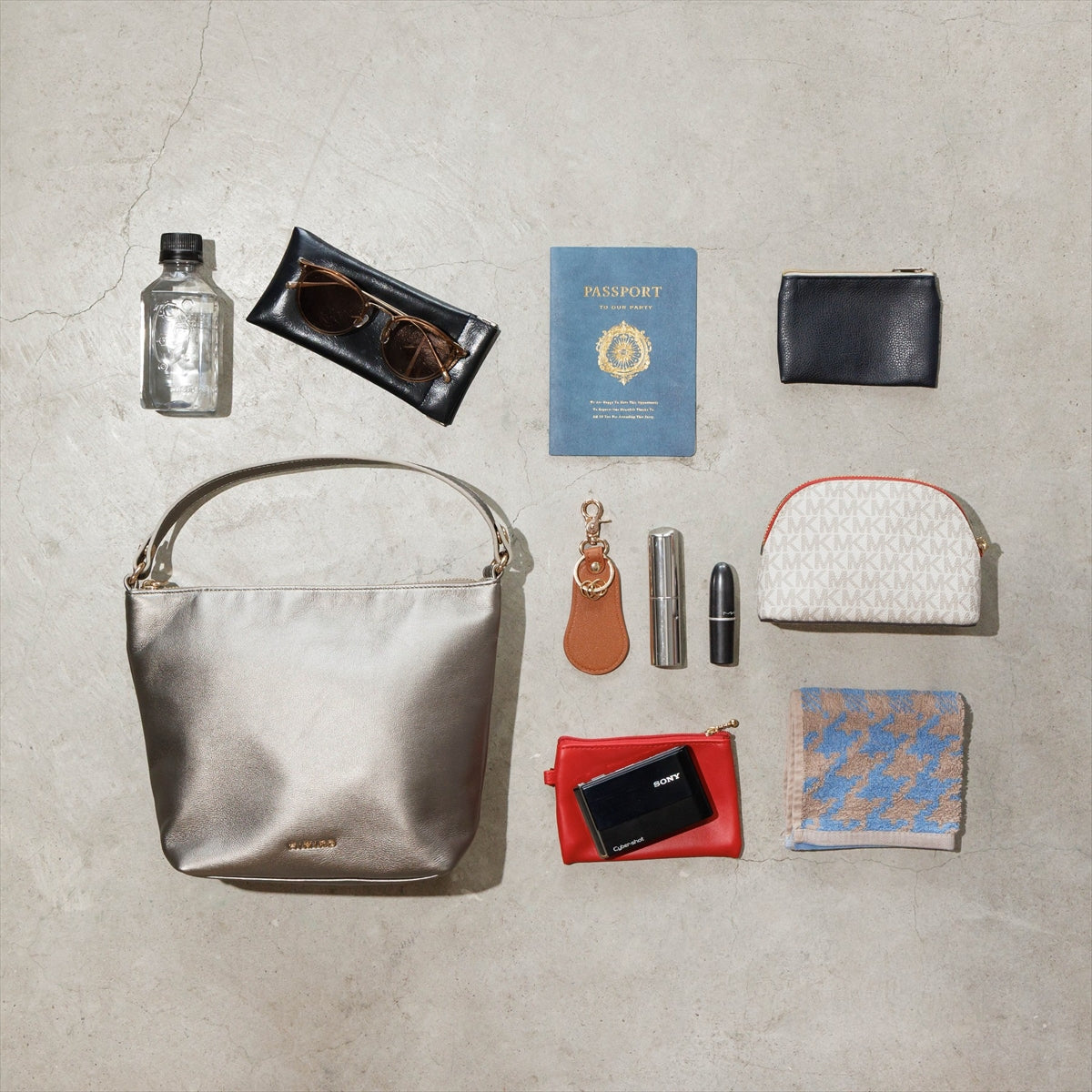 《一部予約/9月下旬入荷予定》【26AW】ラムレザー 2WAYショルダーバッグ/661383