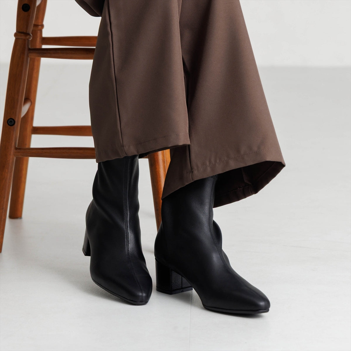 【26AW】バックジップシープレザーストレッチブーツ/661413