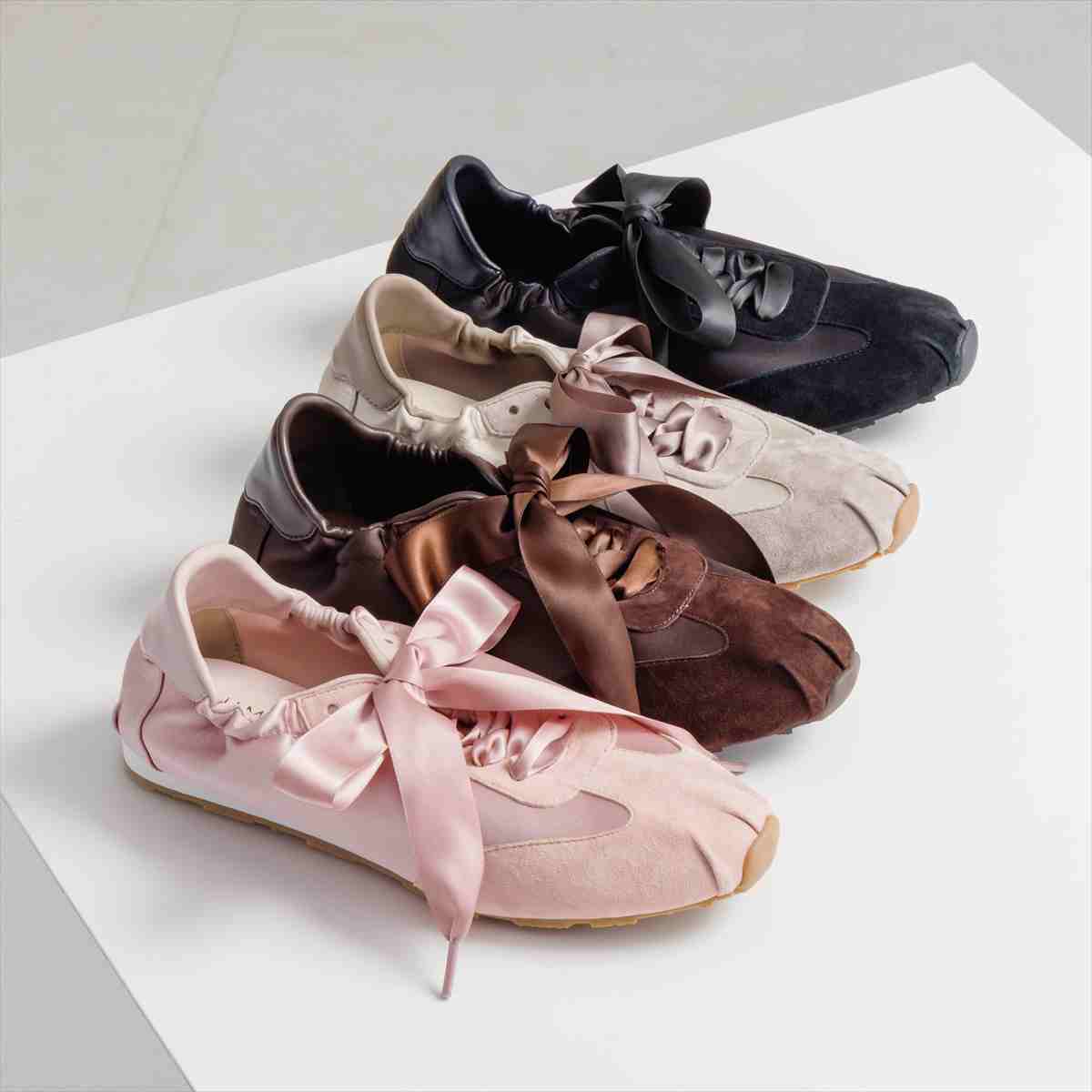【26AW】2WAYレースフラットスニーカー/667102