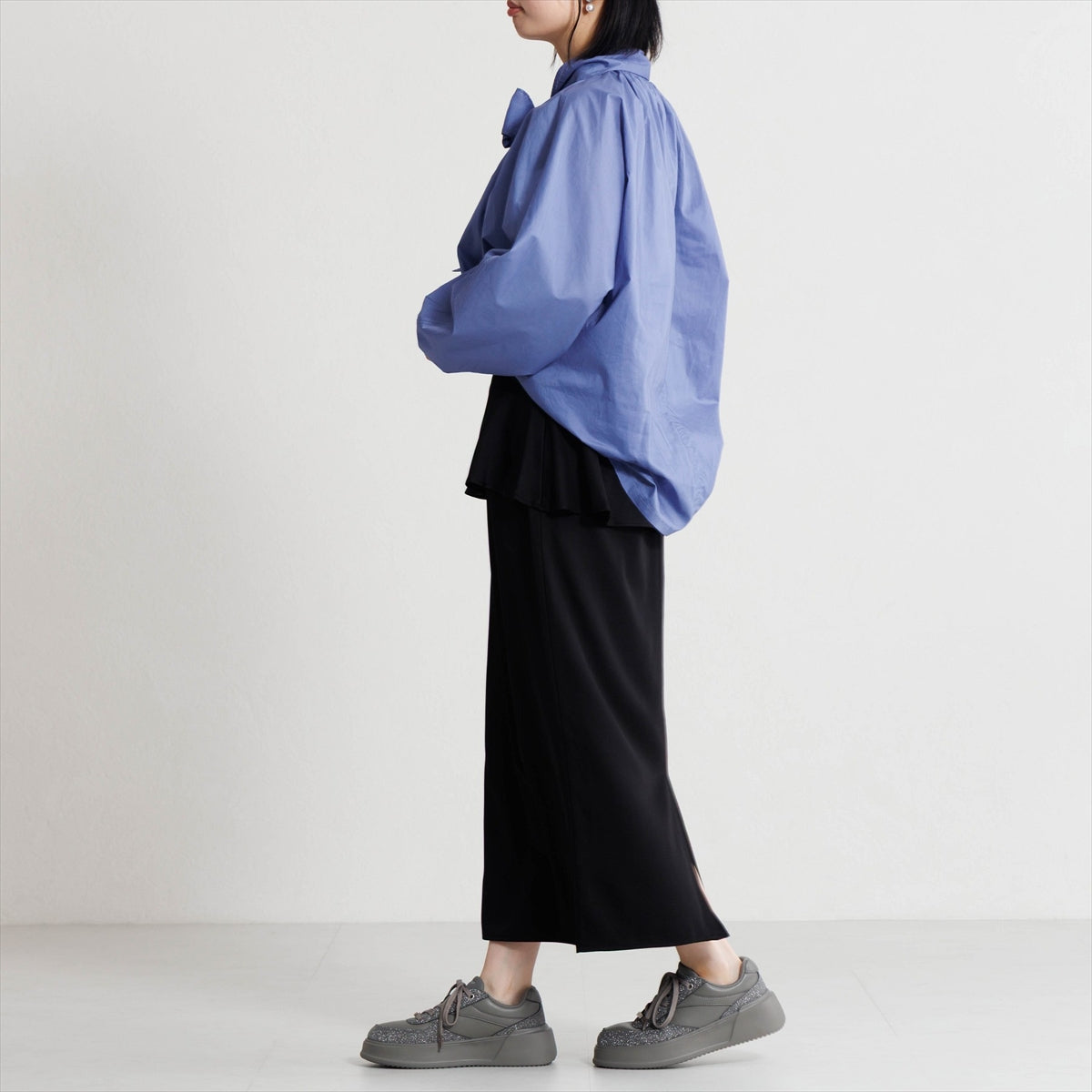 《一部予約/10月中旬入荷予定》【26AW】2WAYレース厚底コートソールスニーカー/667301
