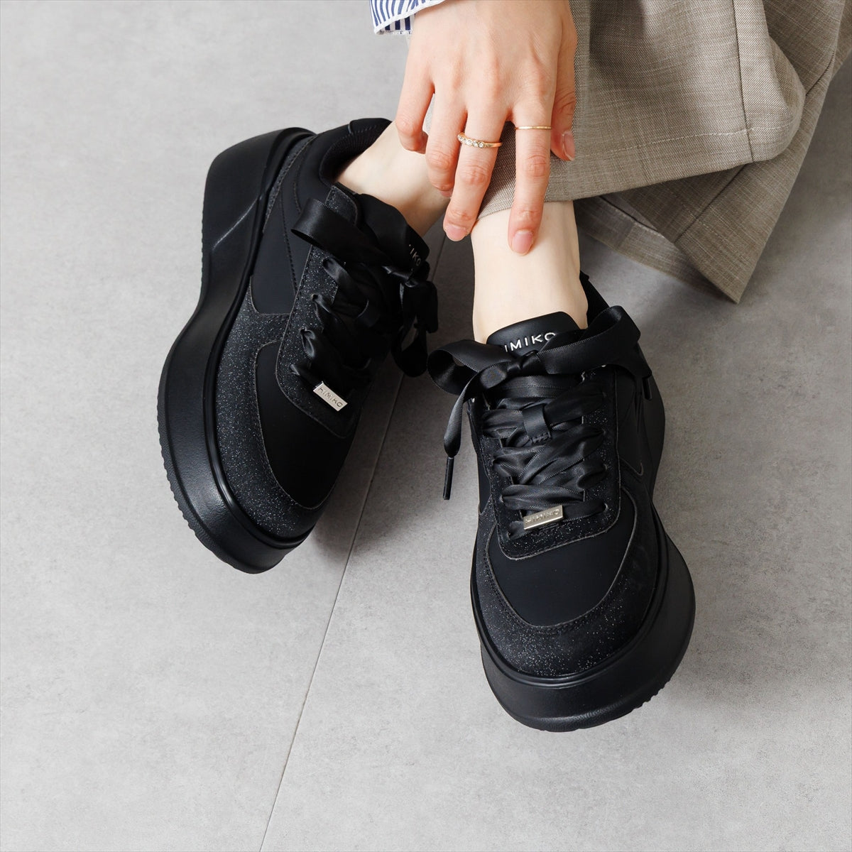 【26AW】2WAYレース厚底コートソールスニーカー/667301