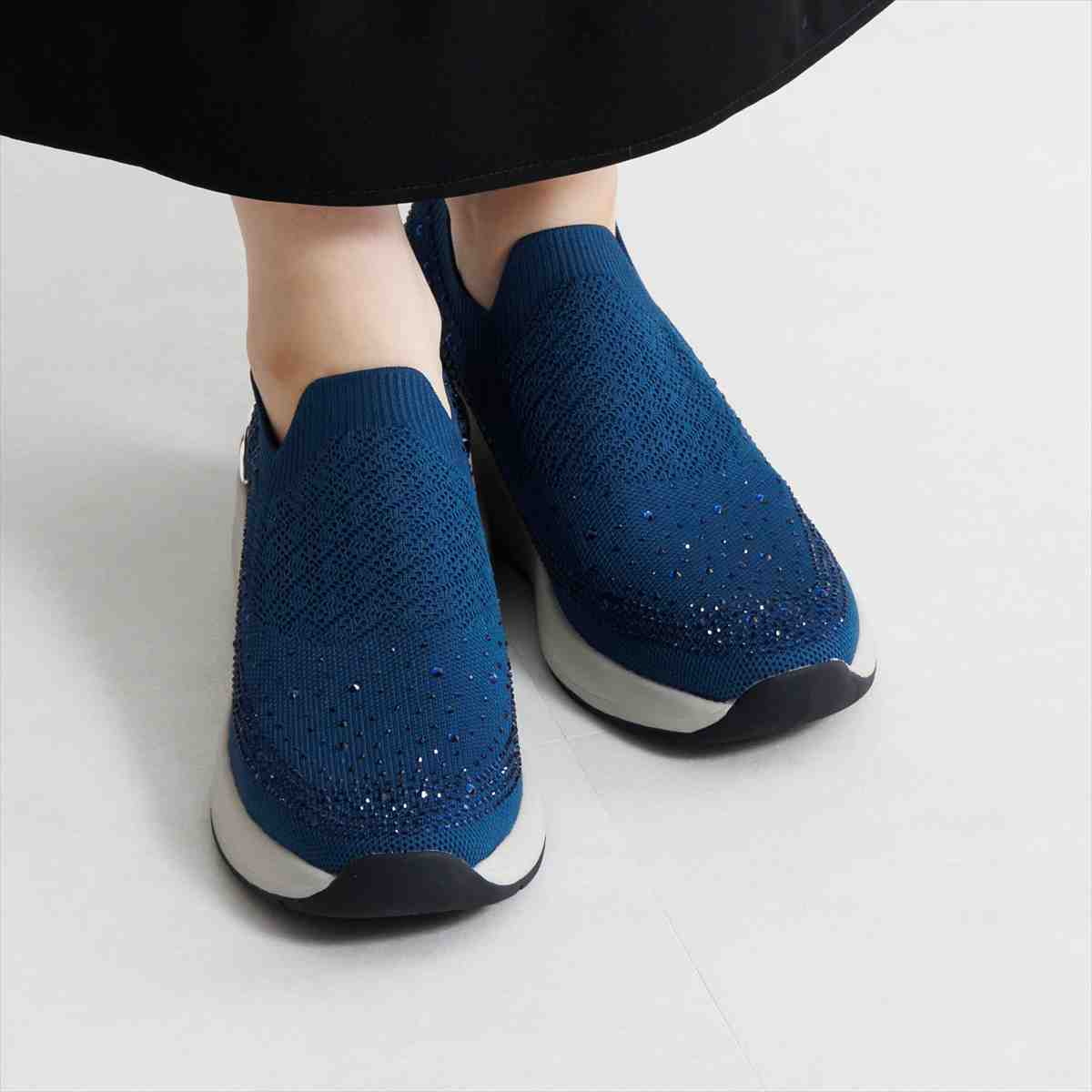 【26AW】ラインストーンニットヒールアップスニーカー/667302