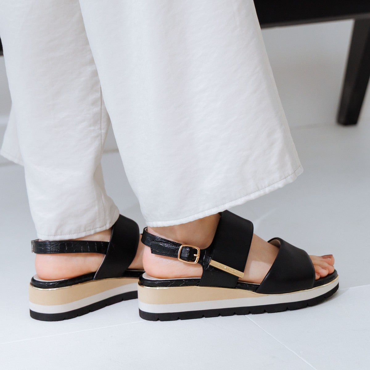 【SALE】ソフトシープパデットサンダル/661233