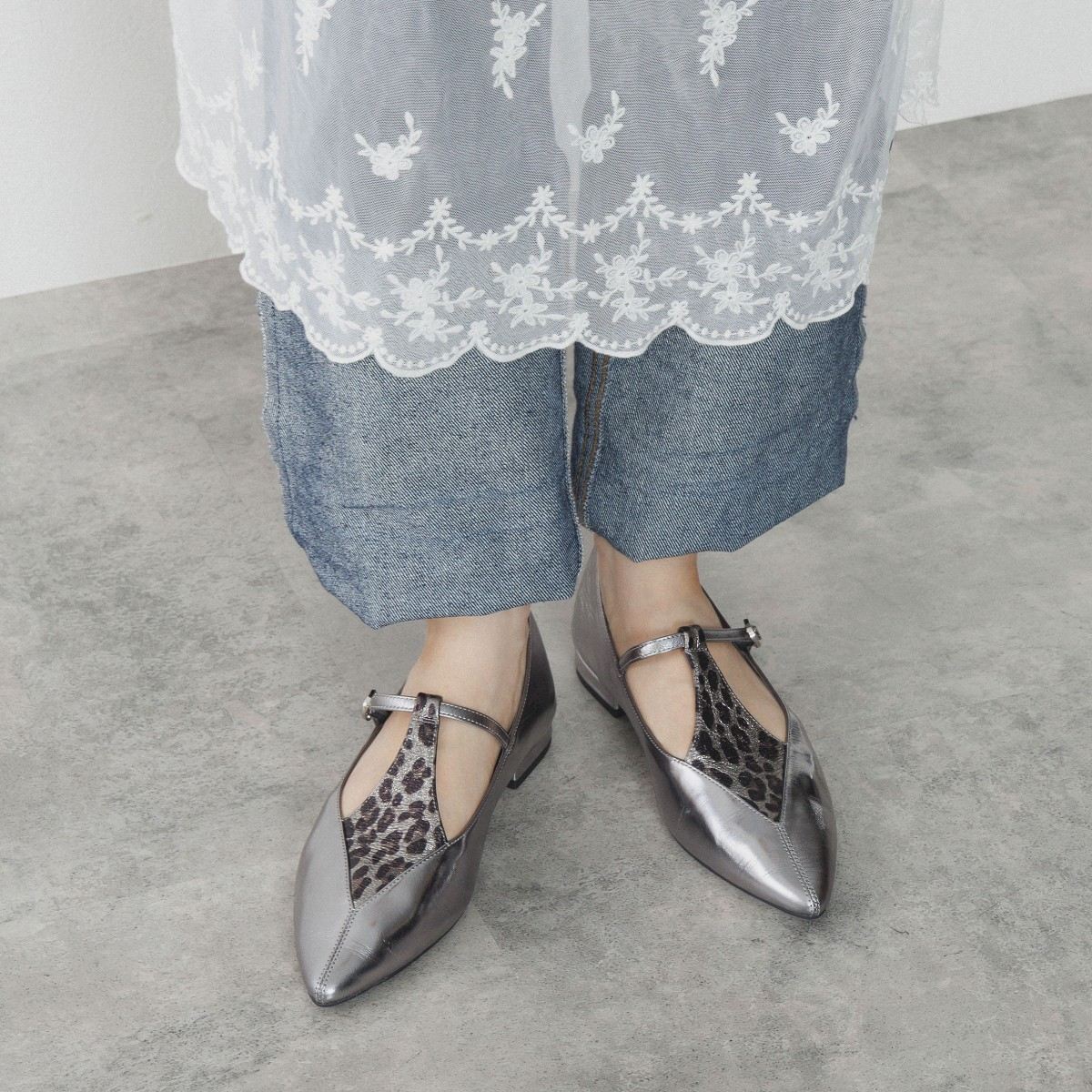【SALE】ダイヤTストラップフラットパンプス/554305