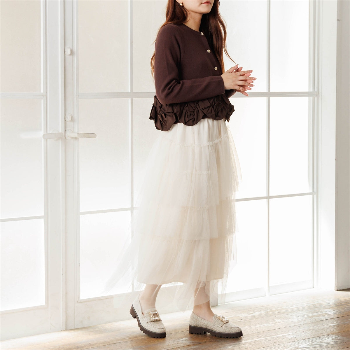 《予約／9月下旬入荷予定》【26AW】ビジューバックルトラックソールローファー/564303