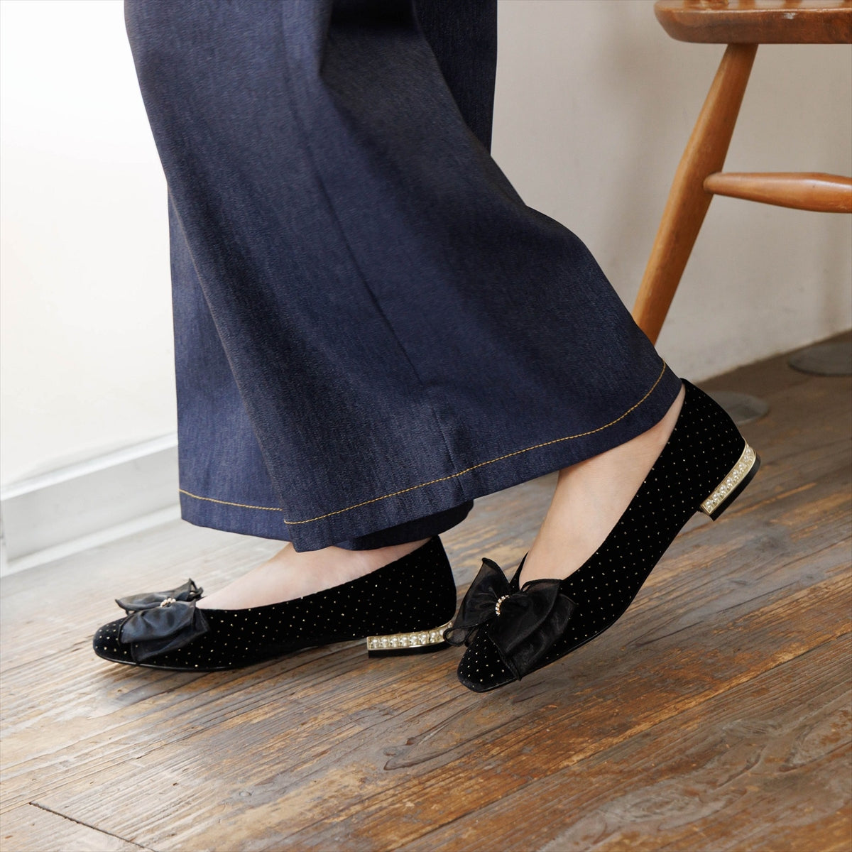 《予約／9月下旬入荷予定》【26AW】チュールリボンフラットパンプス/564308