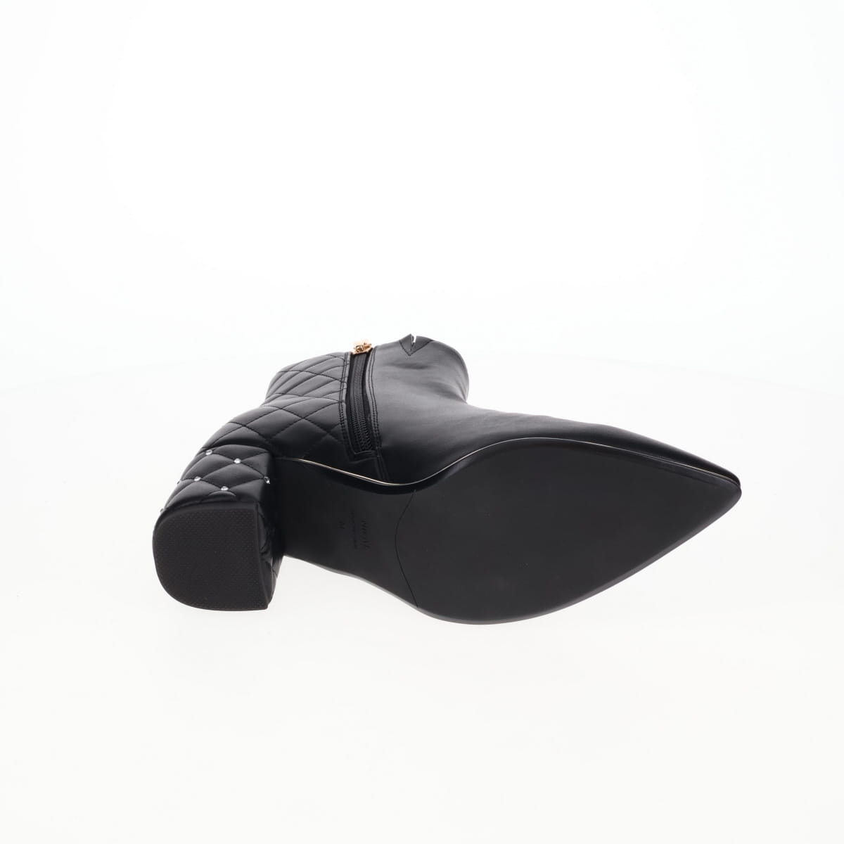 《予約／10月下旬入荷予定》【26AW】キルティングデザインショートブーツ/564403