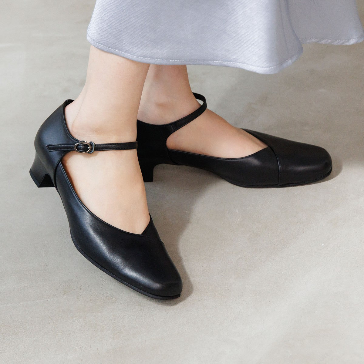 【26SS新色追加/快適ウォークパンプス】3.5cmヒールストラップパンプス/605006