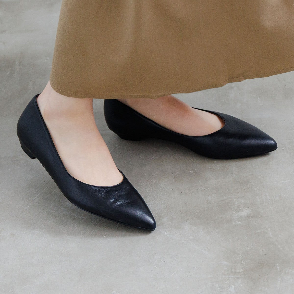 《一部予約/6月下旬入荷予定》【WEB限定デザイン】ローヒールパンプス/640001