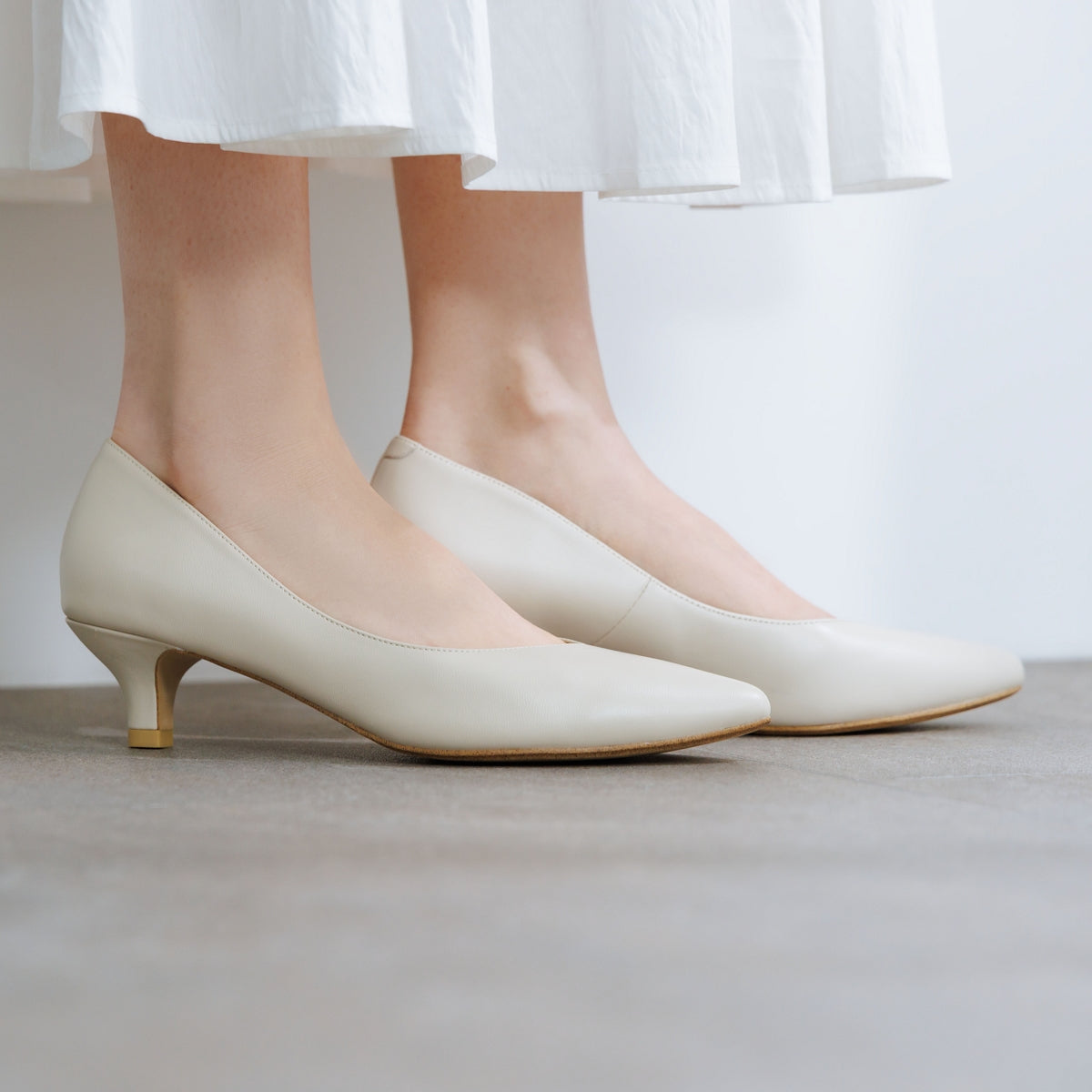 【WEB限定デザイン/再入荷】アシンメトリーポインテッドトゥパンプス/640002