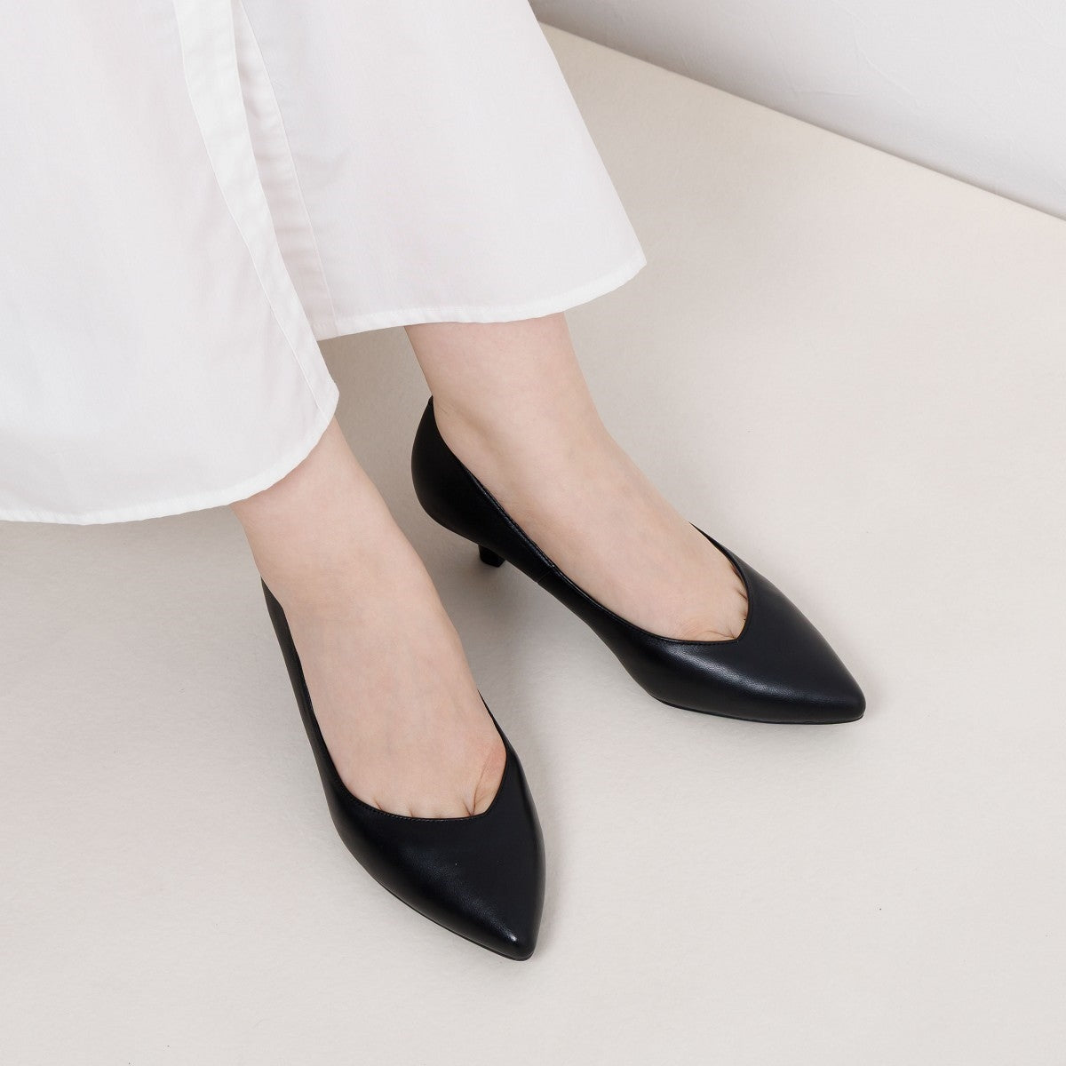 【WEB限定デザイン/再入荷】アシンメトリーポインテッドトゥパンプス/640002