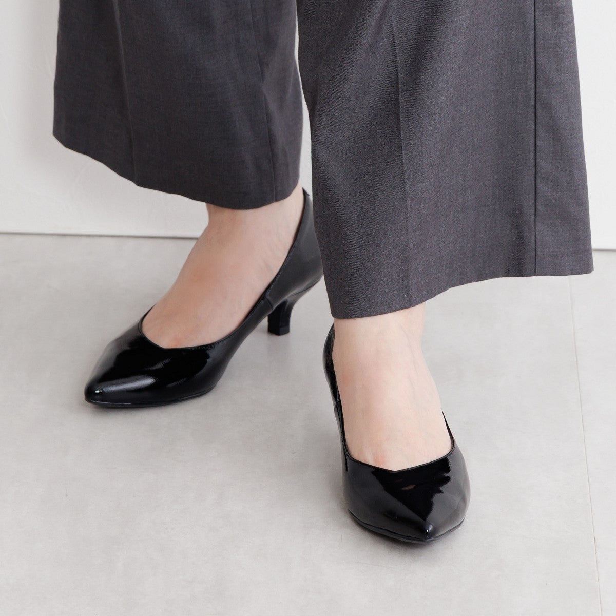 【WEB限定デザイン/再入荷】アシンメトリーポインテッドトゥパンプス/640002