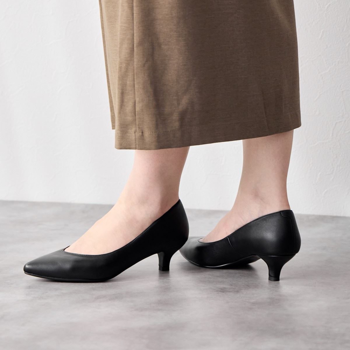 【WEB限定デザイン/再入荷】アシンメトリーポインテッドトゥパンプス/640002