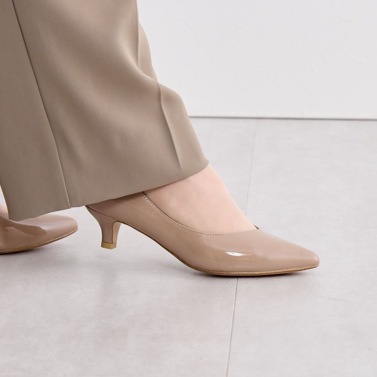 【WEB限定デザイン/再入荷】アシンメトリーポインテッドトゥパンプス/640002