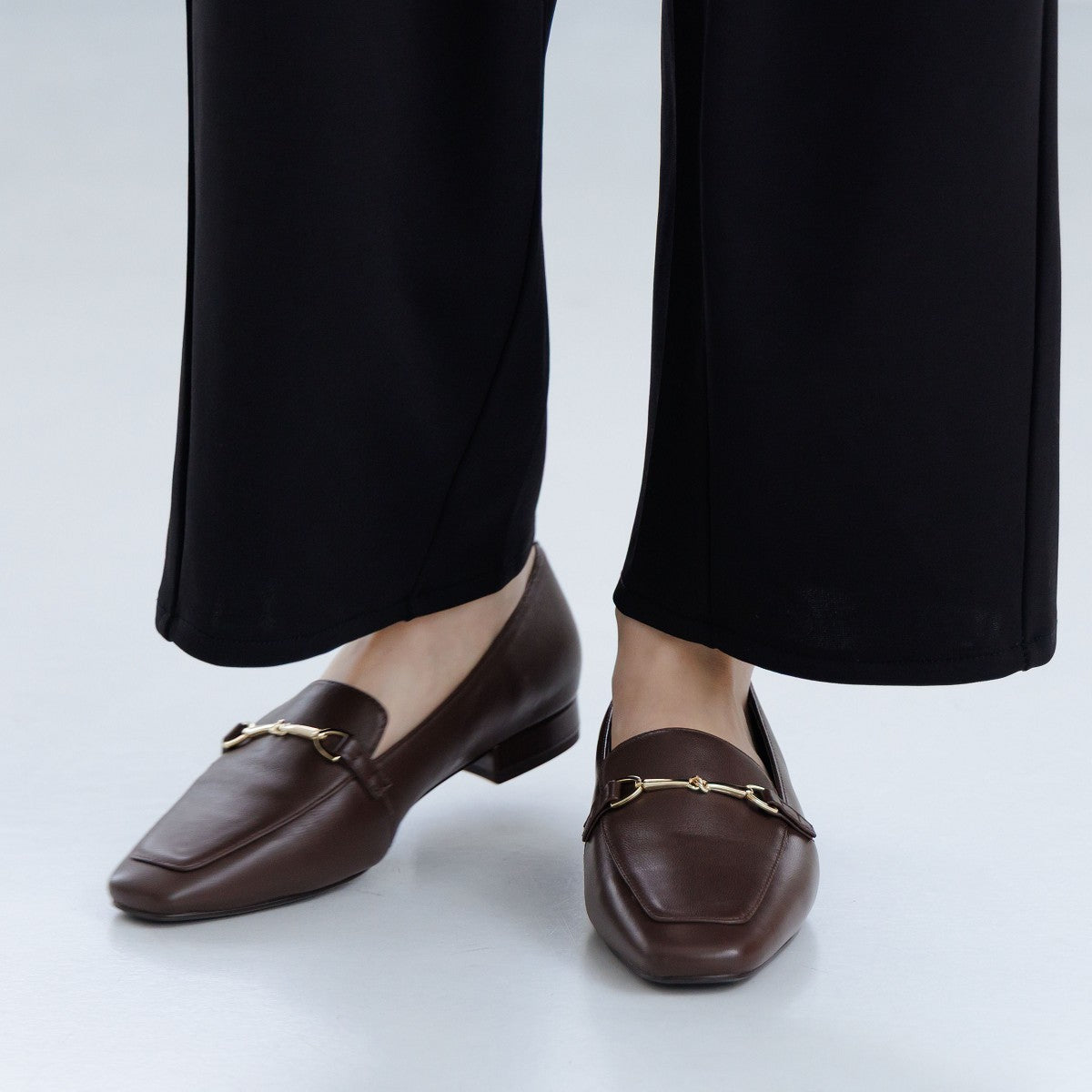 【WEB限定デザイン／再入荷】ビットモチーフローファー/640003