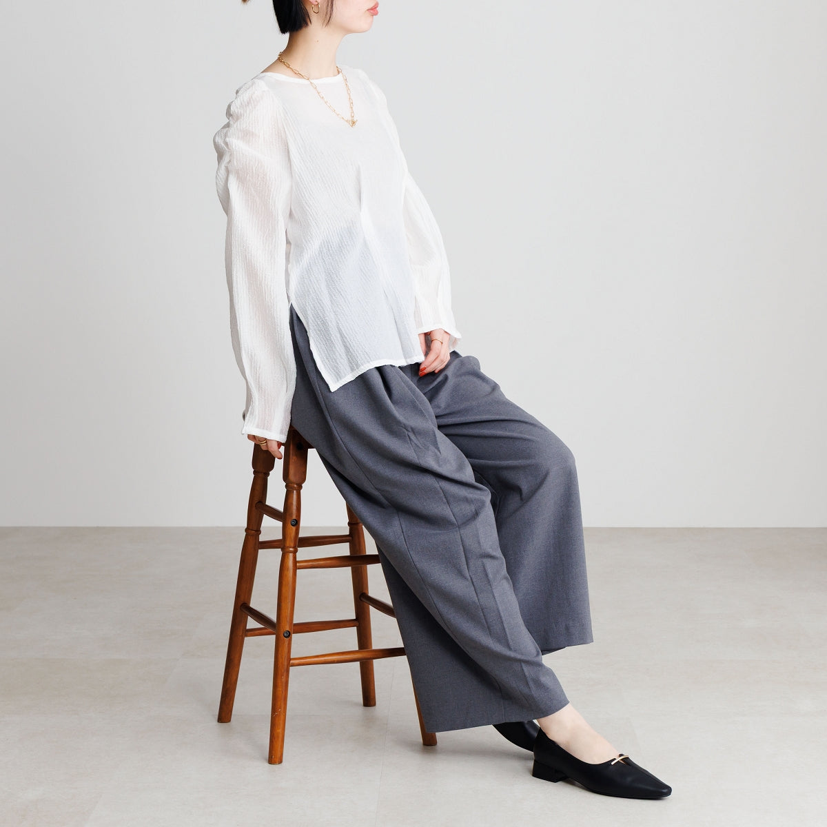 【26SS／WEB限定デザイン】メタルバーアクセントパンプス/ 640013