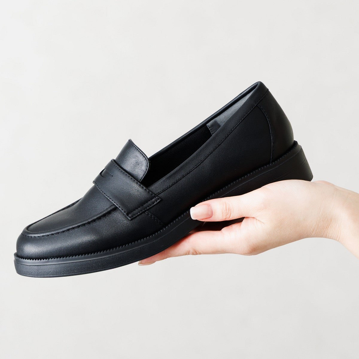 《一部予約/7月上旬入荷予定》【26SS／WEB限定デザイン】ふわかるローファー/640015