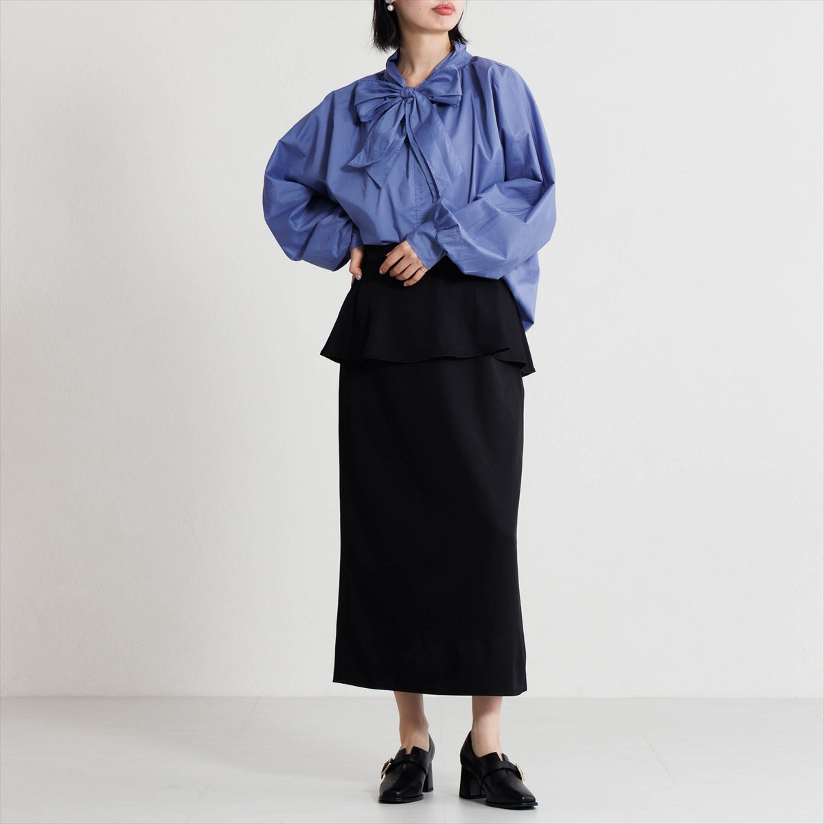 《予約／10月中旬入荷予定》【26AW／WEB限定デザイン】スクエアトゥベルトデザインシューズ/640017