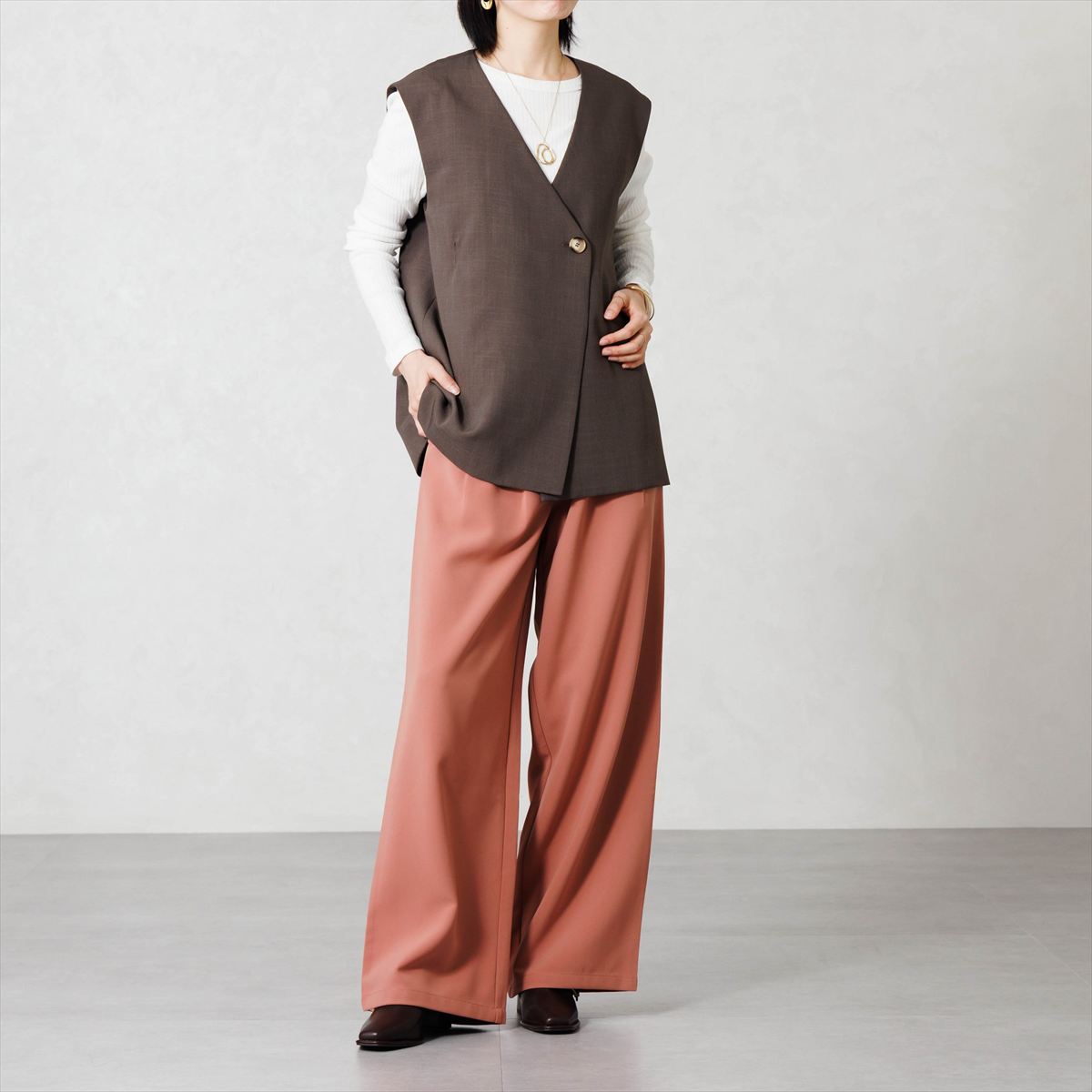 《予約／10月中旬入荷予定》【26AW／WEB限定デザイン】スクエアトゥベルトデザインシューズ/640017