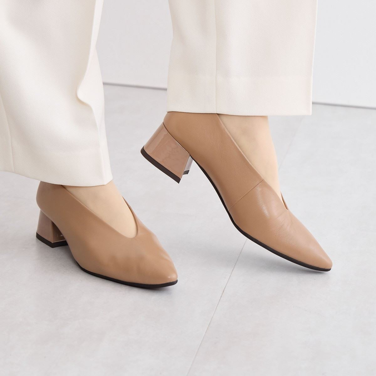 【SALE】Vカットブロックヒールパンプス/641309