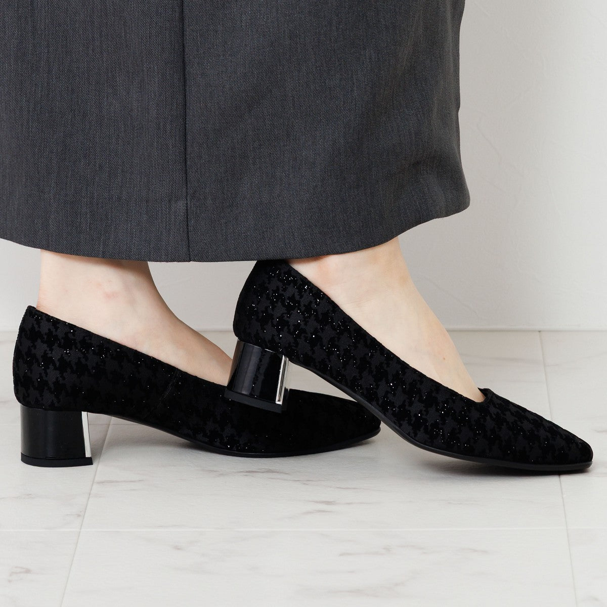【SALE】スクエアトゥメタルプレートヒールパンプス/651112